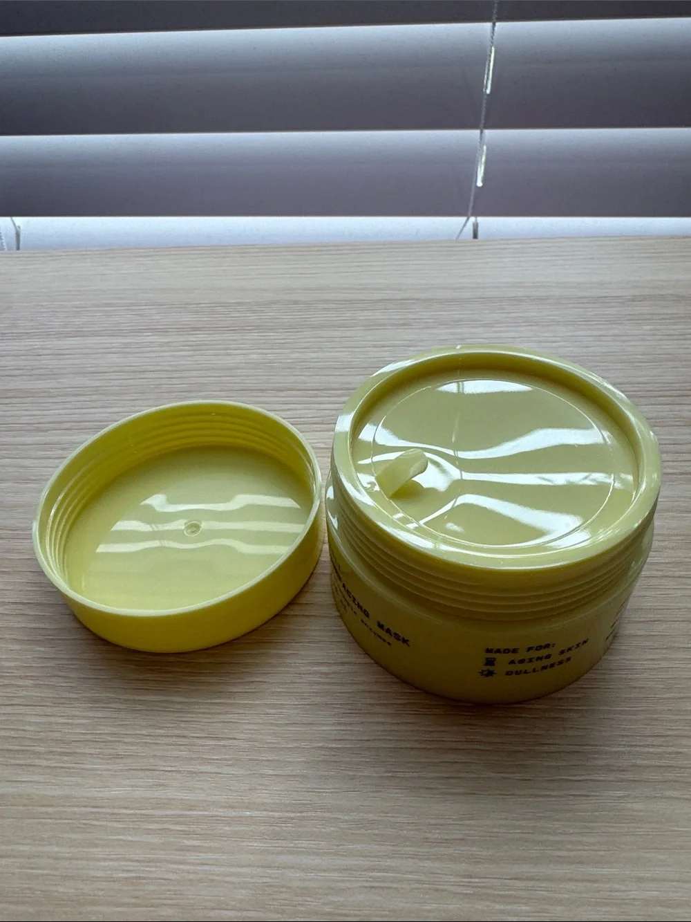 Versed Instant Resurfacer Exfoliating Face Mask — Yellow